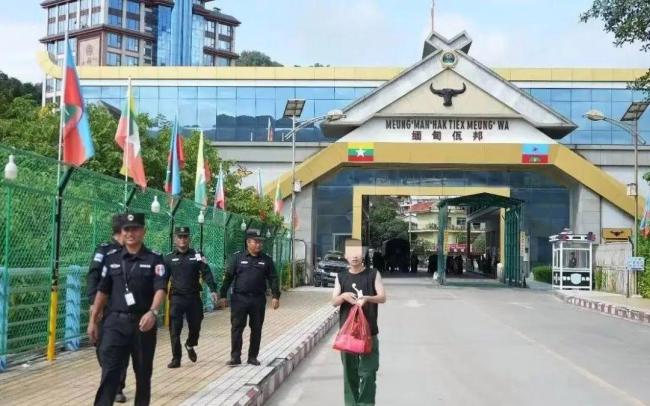 被骗至缅甸的19岁高考生已回国与家属团聚,有人冒充本人直播收礼物,家属提醒勿信